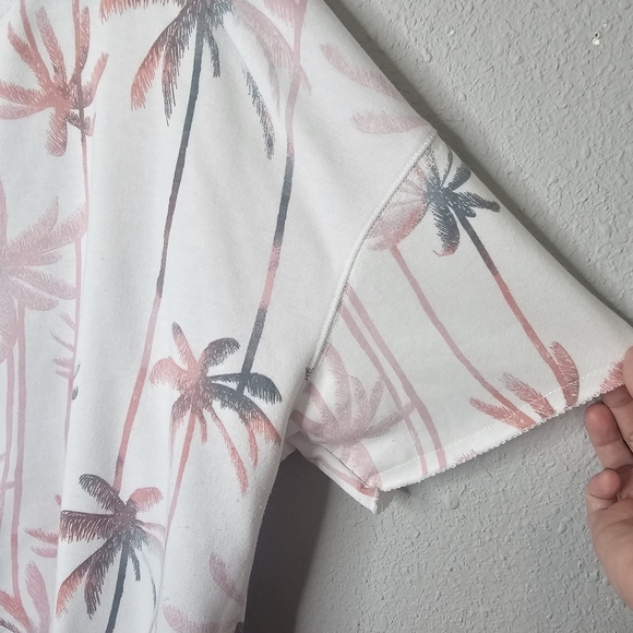 Secret Treasures Crop Sweatshirt Womens L 12-14 White Pink Palm Tree Soft Hi Lo - Picture 4 of 9
